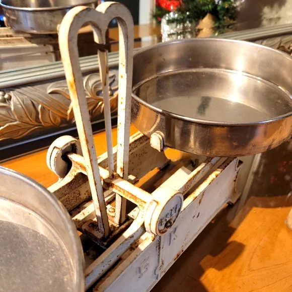 Antique ESKA 5k cast iron scale and brass weights. - Picture 4 of 16